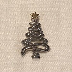 🎄Brooch:   Silver Christmas Tree with a Gold Star on Top of it!